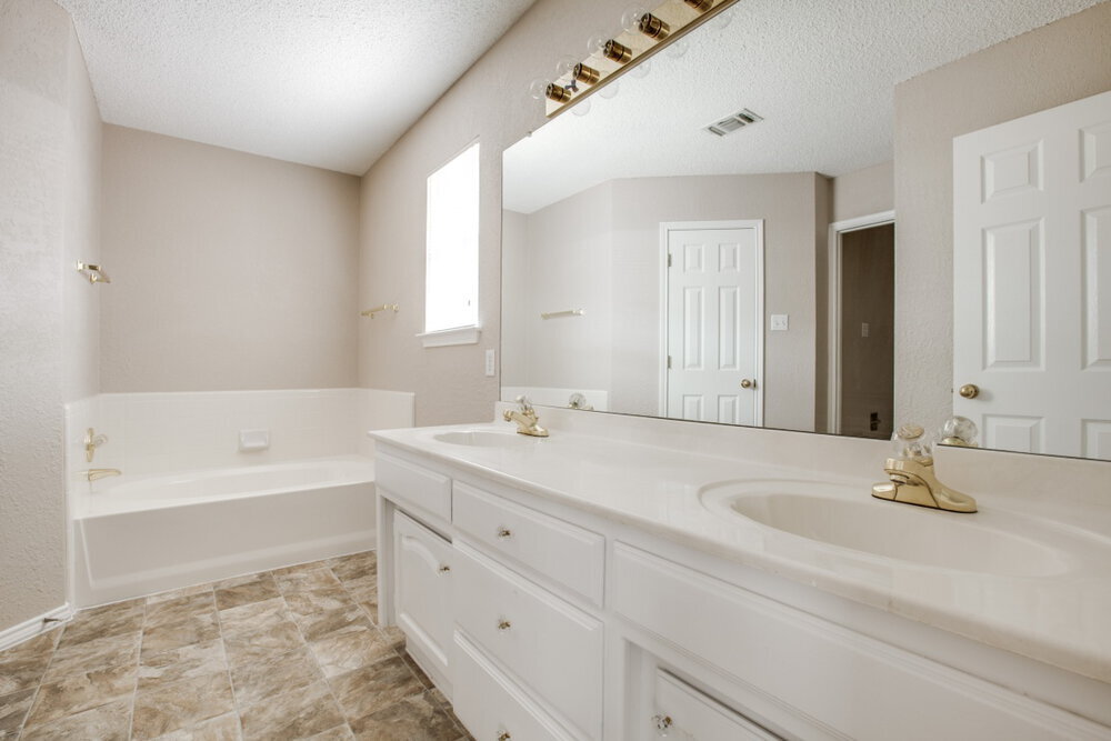 Building Photo - 7625 Mahonia Dr