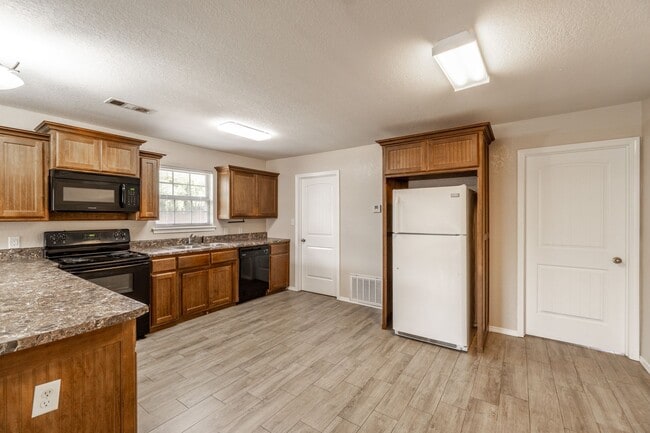 Building Photo - 3811 Mussett Rd