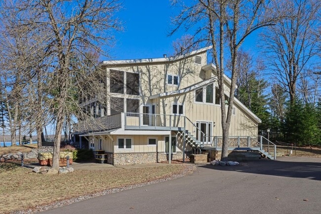 Building Photo - 6697 Carola Dr