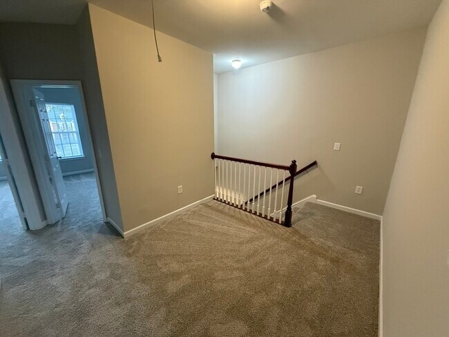 Building Photo - Beautiful 3 Bedroom Town Home! AMAZING CARY LOCATION!!!!