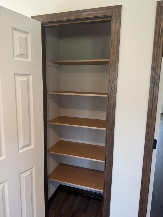 Building Photo - 141 W Olson Ave