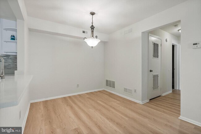 Building Photo - 1201A Ralston Dr