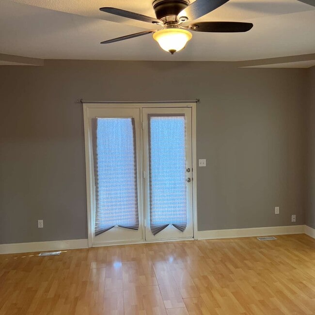 Building Photo - 1221 Dustins Way