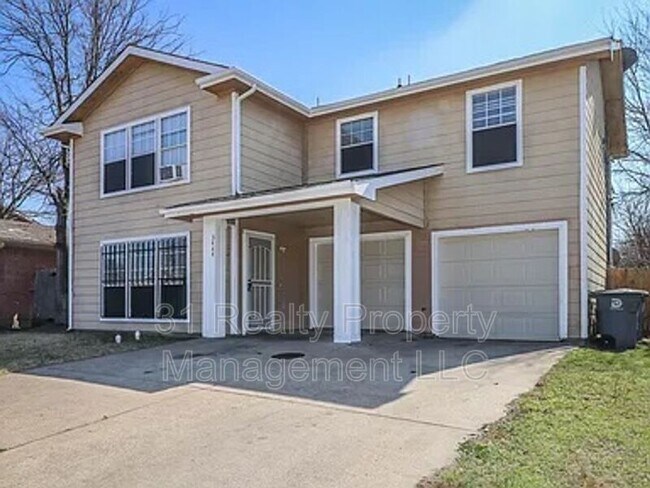 Building Photo - 3444 Pinebrook Dr