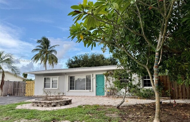 Building Photo - 2730 NE 9th Terrace