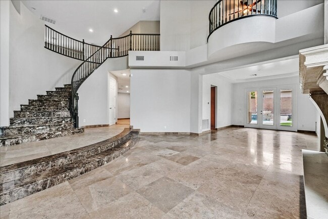 Building Photo - Fully Upgraded 5 Bedroom 4.5 Bathroom in Guard Gated Foothills Community!