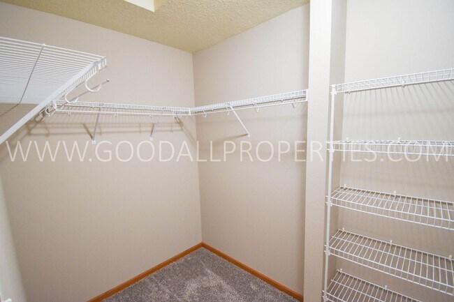 Building Photo - 3 Bedroom 2.5 Bath home