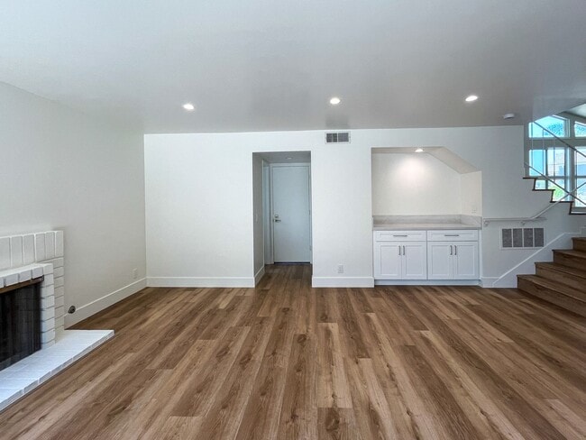 Building Photo - 5281 Tattershall Ave