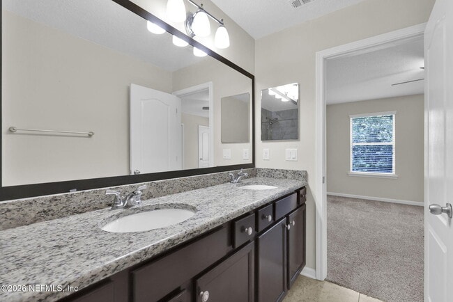 Building Photo - 452 Walnut Dr