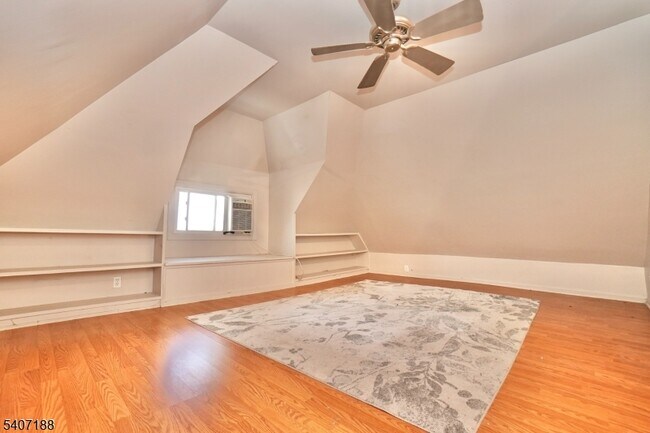 Building Photo - 1 Bell St