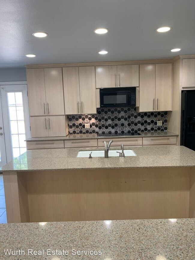 Building Photo - 3 br, 2.5 bath House - 14042 Woodland Ridg...