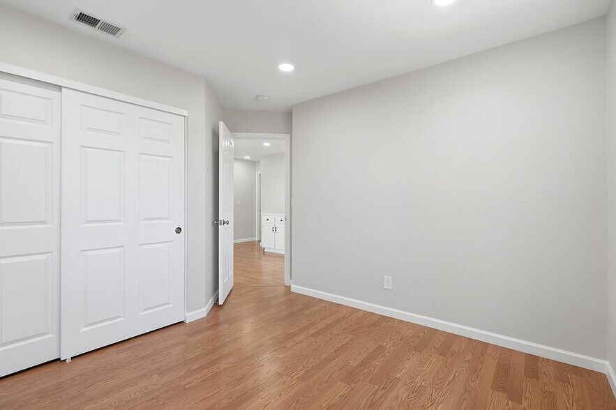Building Photo - 1517 David Ln