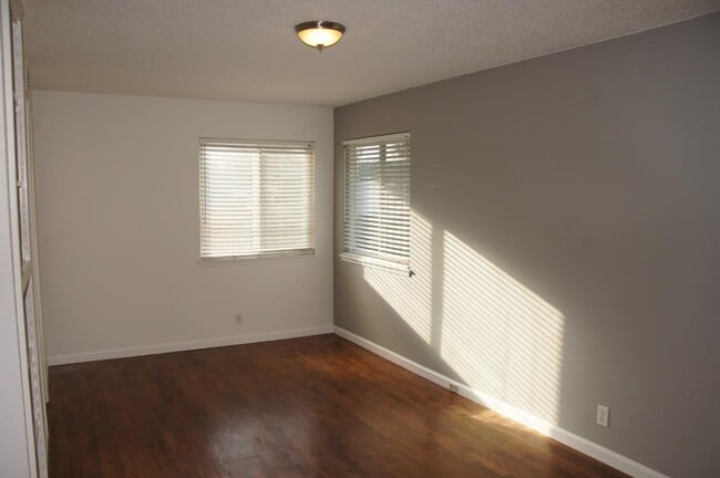 Building Photo - 1499 Hillsdale Ave