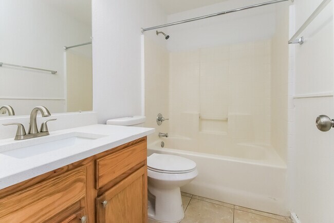 Building Photo - 525 S St Claire