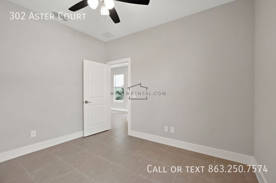 Building Photo - 302 W Aster Ct