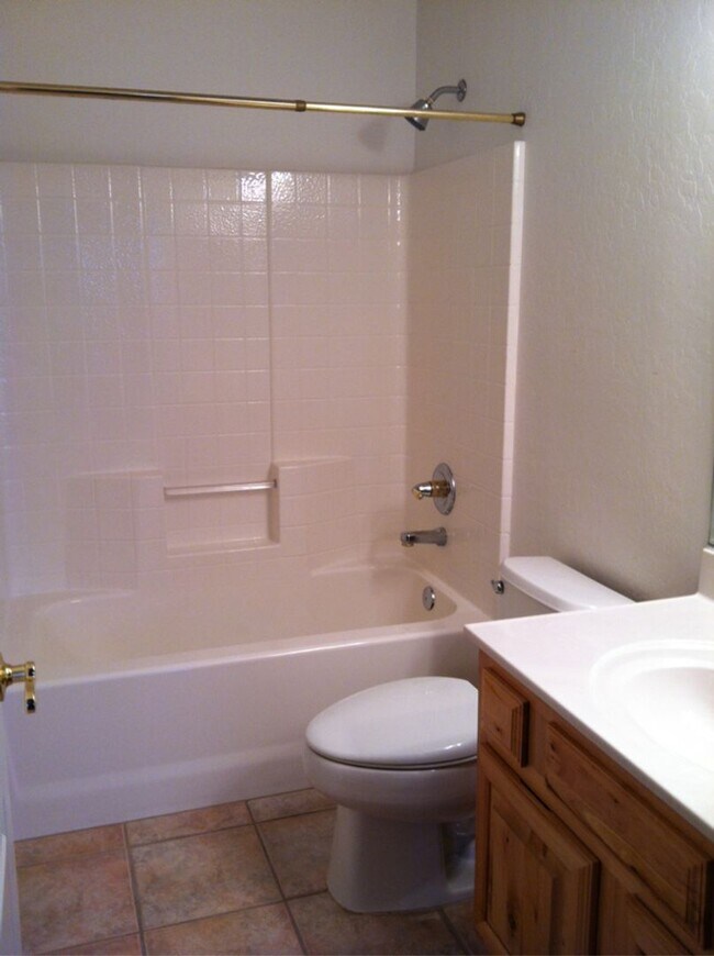 Building Photo - 1476 Eagle Crest Dr