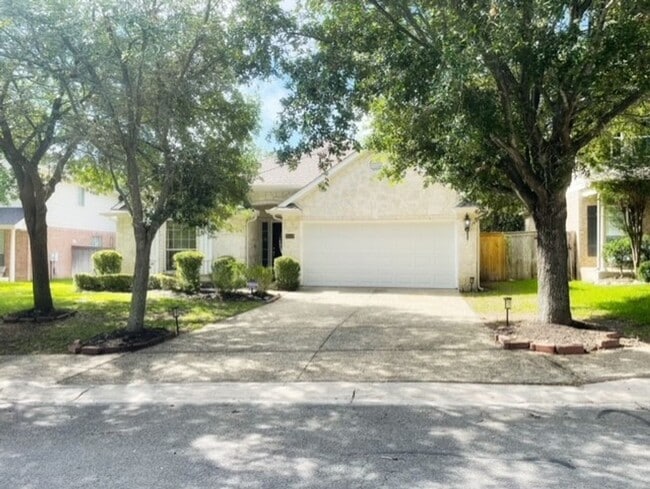Building Photo - Fall in love with this Absolutely Beautiful 1 Story home in The Heights Of Stone Oak