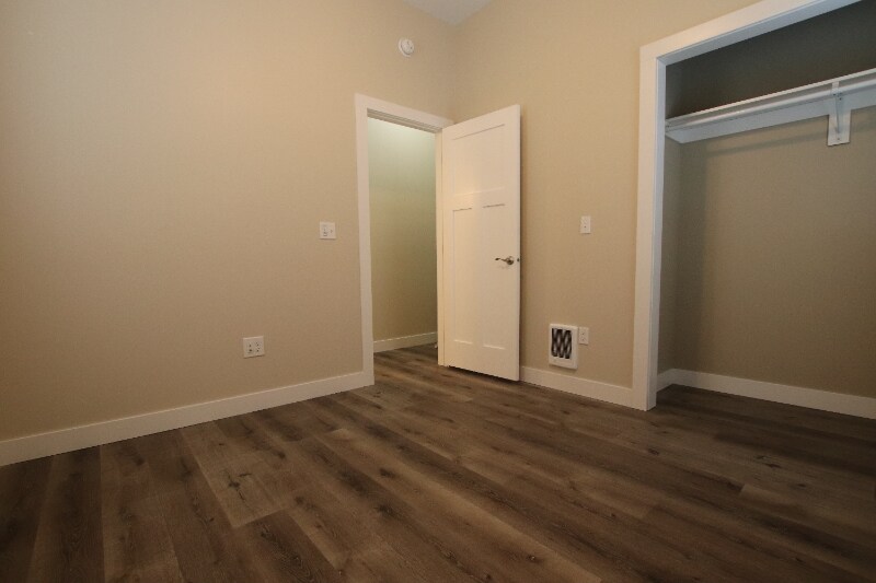 Building Photo - 527 Hillsdale St