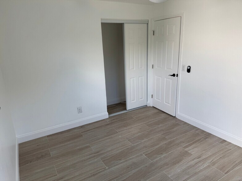 Building Photo - 9466 Tacoma Ave