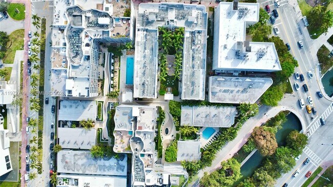 Building Photo - 435 21st St