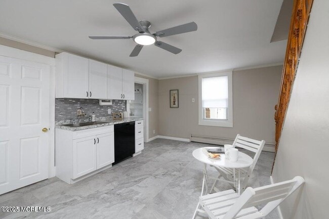 Building Photo - 127 Sixth St