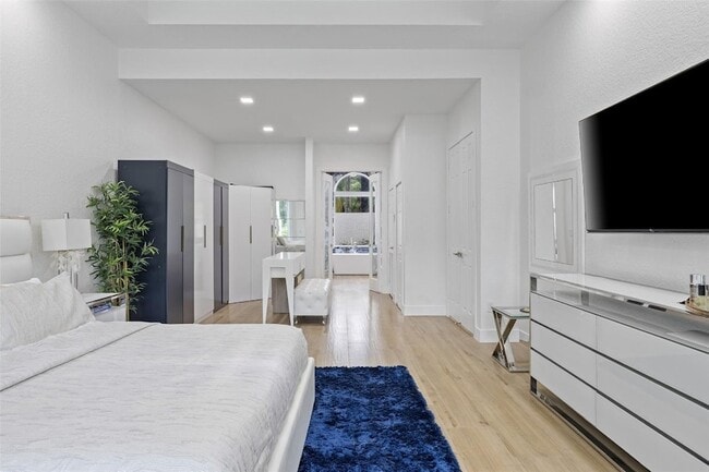 Building Photo - 2534 Golf View Dr