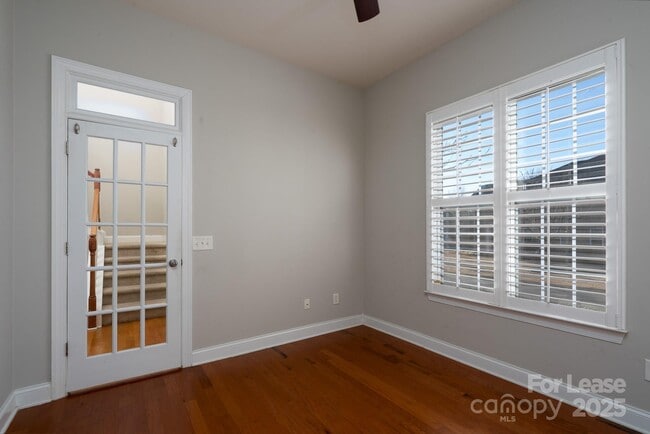 Building Photo - 10725 Serape Rd