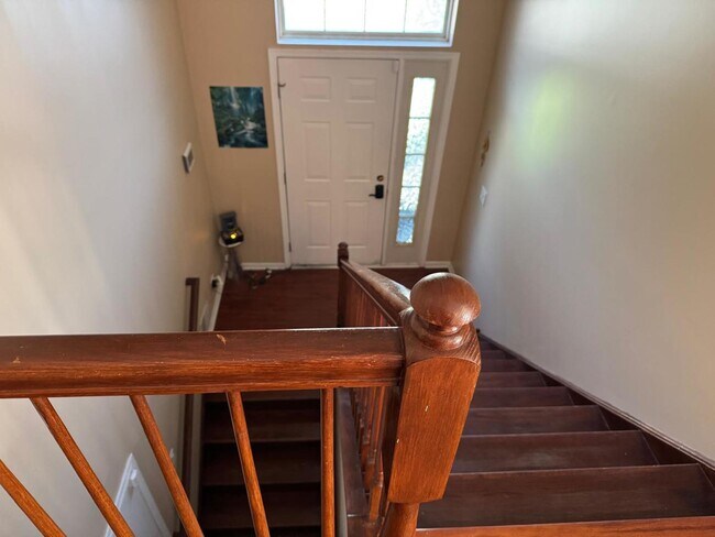 Building Photo - 587 Saddlebrook Ln