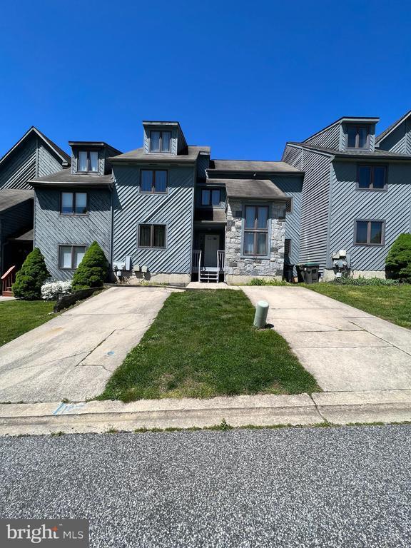 Building Photo - 105 Foxfire Dr