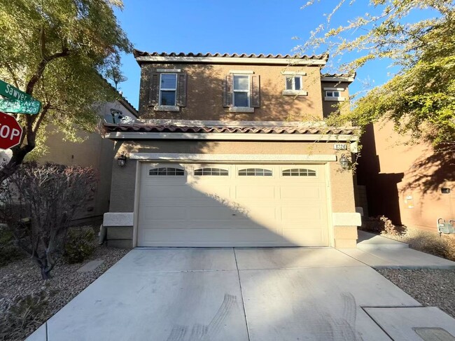 Primary Photo - Cozy two-story single-family house