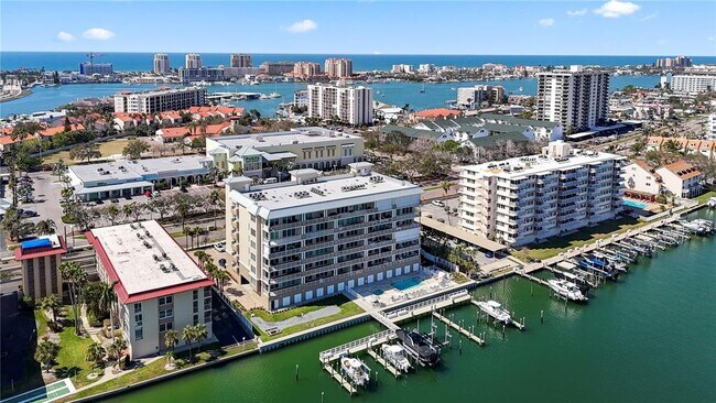 Building Photo - 125 Island Way
