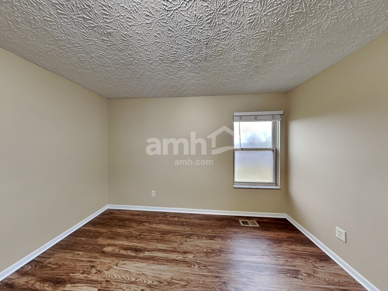 Building Photo - 4460 Landmark Rd