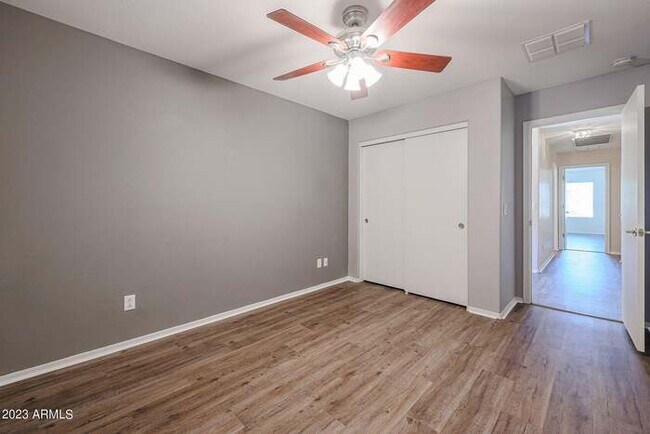 Building Photo - GREAT 3 bed, 2 bath home