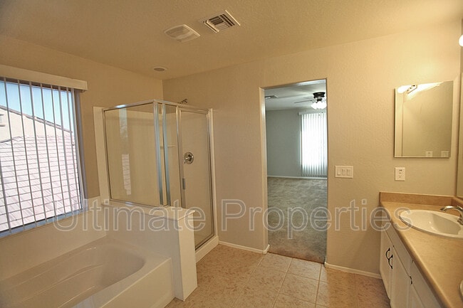 Building Photo - 8873 W Cameron Dr