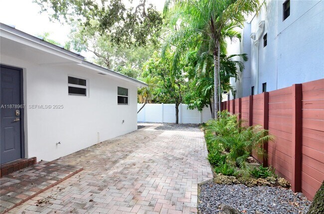 Building Photo - 3050 Virginia St