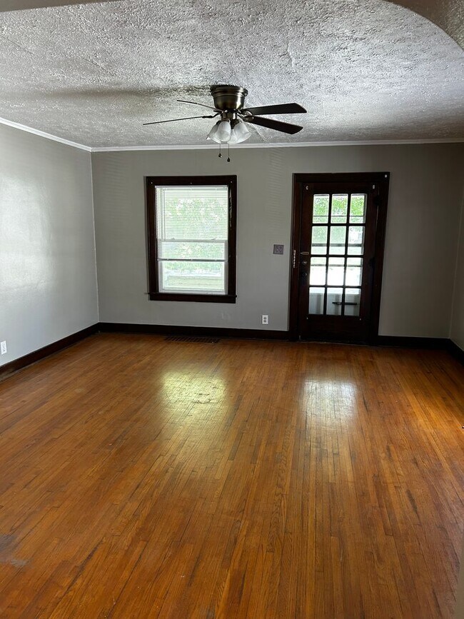 Building Photo - Washington Street Duplex