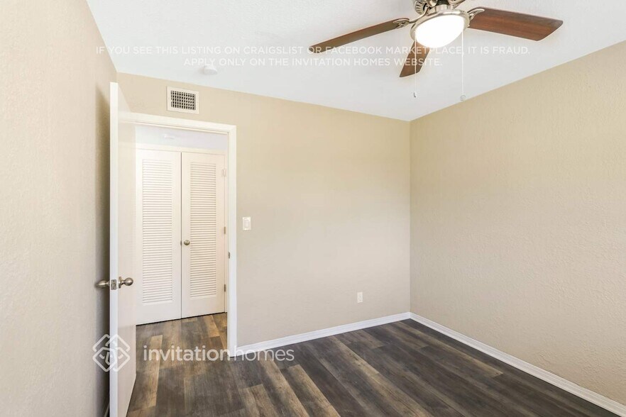 Building Photo - 3944 Porpoise Dr SE
