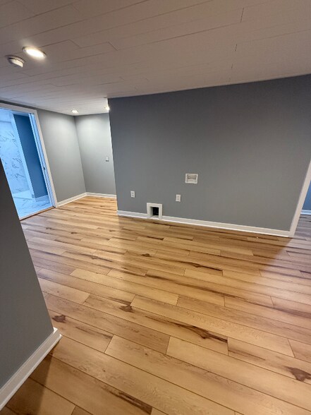 Building Photo - 218 Glenkirk Dr