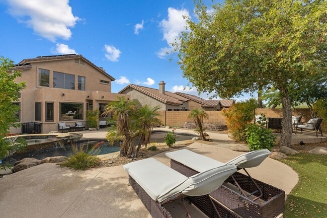 Building Photo - 10340 E Caribbean Ln