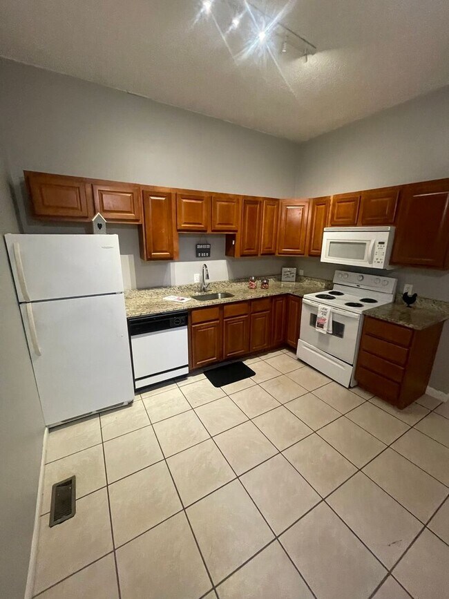 Building Photo - 2511-2513-2513 S 9th St