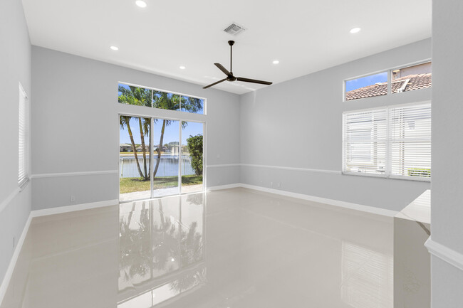 Building Photo - 1256 Beacon Cir
