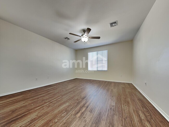 Building Photo - 207 W Calle Matraca