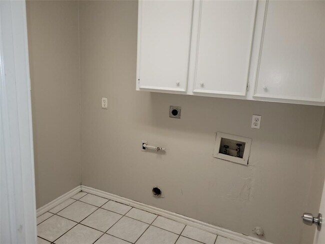 Building Photo - 22447 Wetherburn Ln
