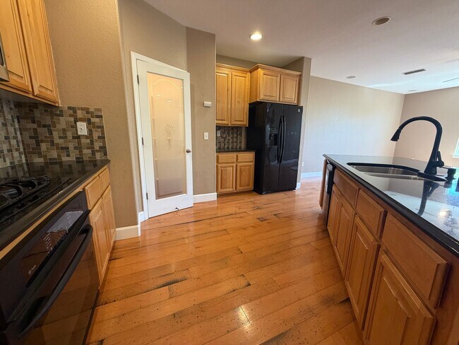 Building Photo - 3122 Mowbray Way
