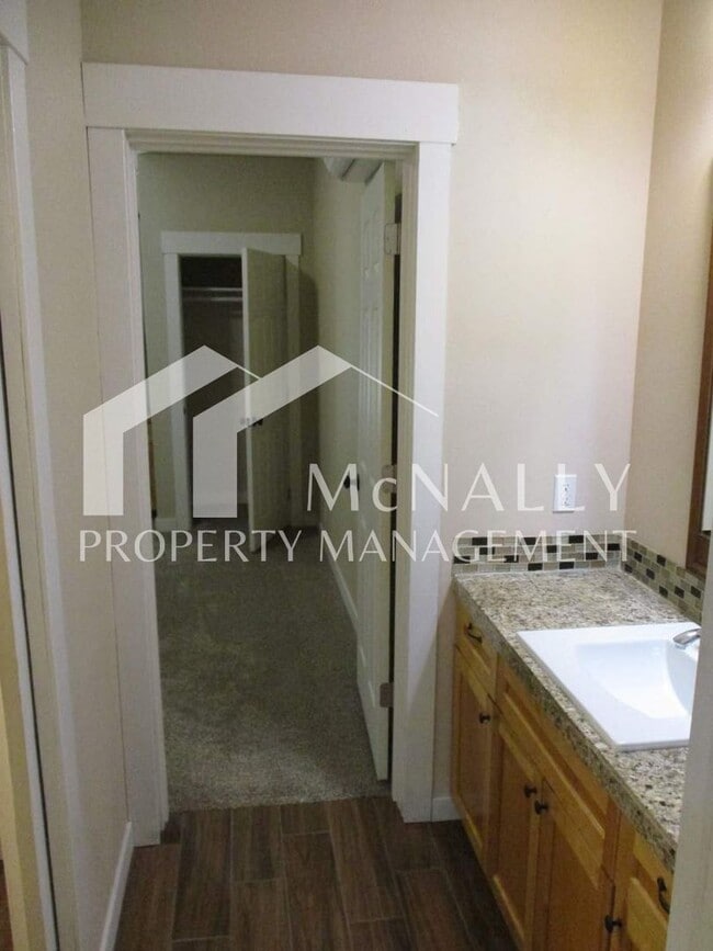 Building Photo - 7720 Artondale Dr NW