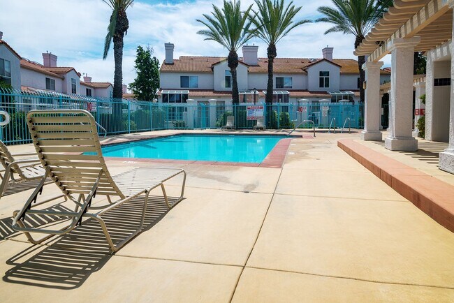 Building Photo - Rancho del Mar Townhomes Near the Temecula...