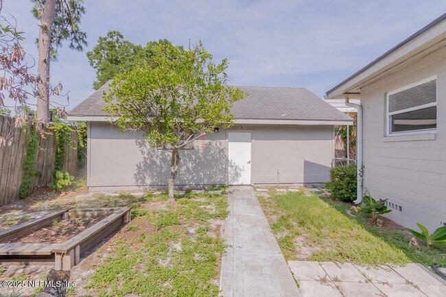 Building Photo - 5640 Coppedge Ave