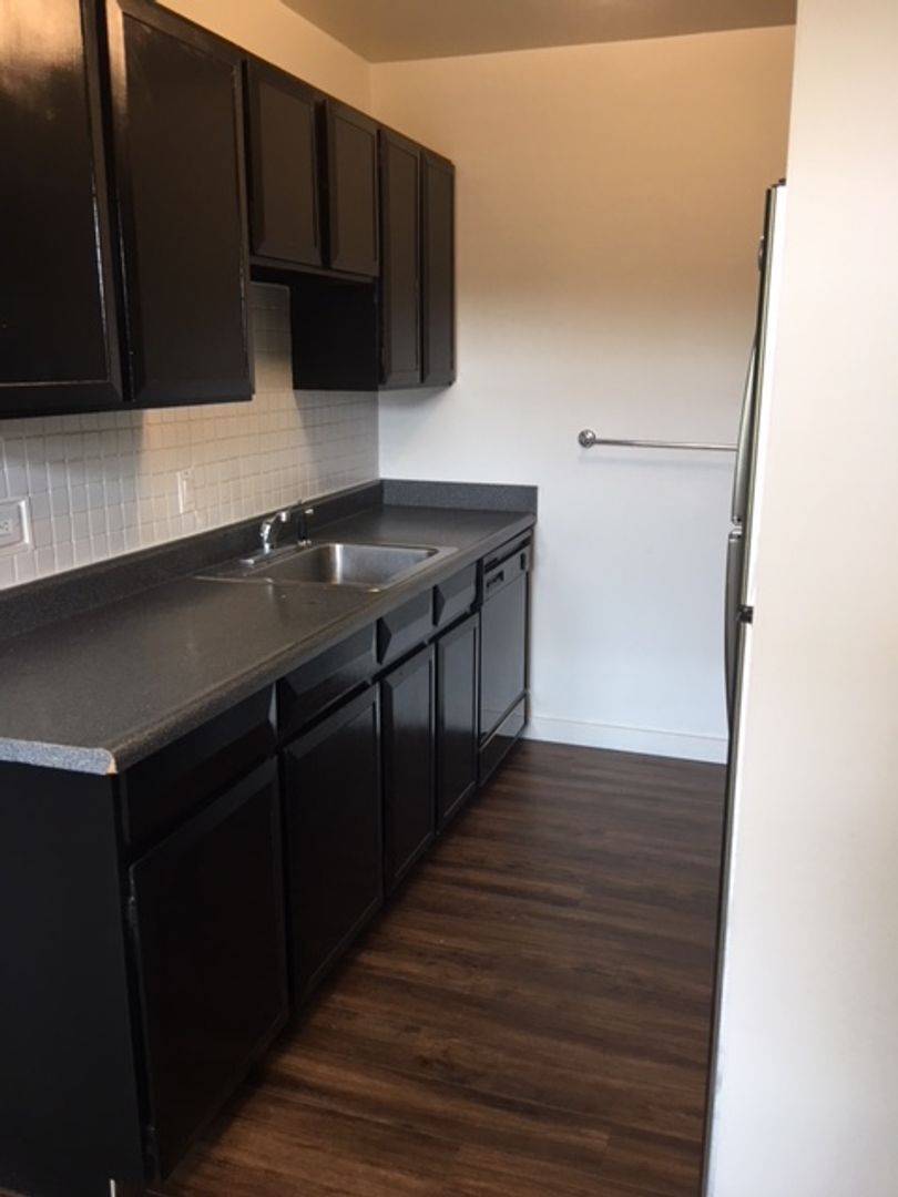 Building Photo - 830 20th St