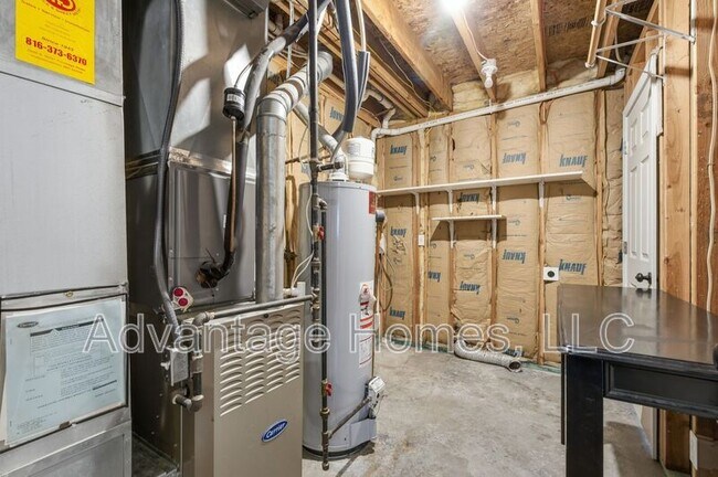 Building Photo - 11516 N Windsor Ave