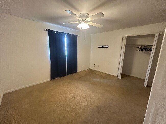 Building Photo - 1228 SE 24th Ave